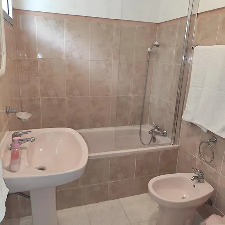 Residencial Janela Affittacamere Geres